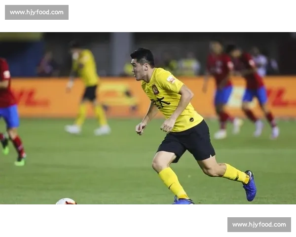 恒大对阵东方香港全景解说攻防博弈与赛场风云解析战术走势球员表现